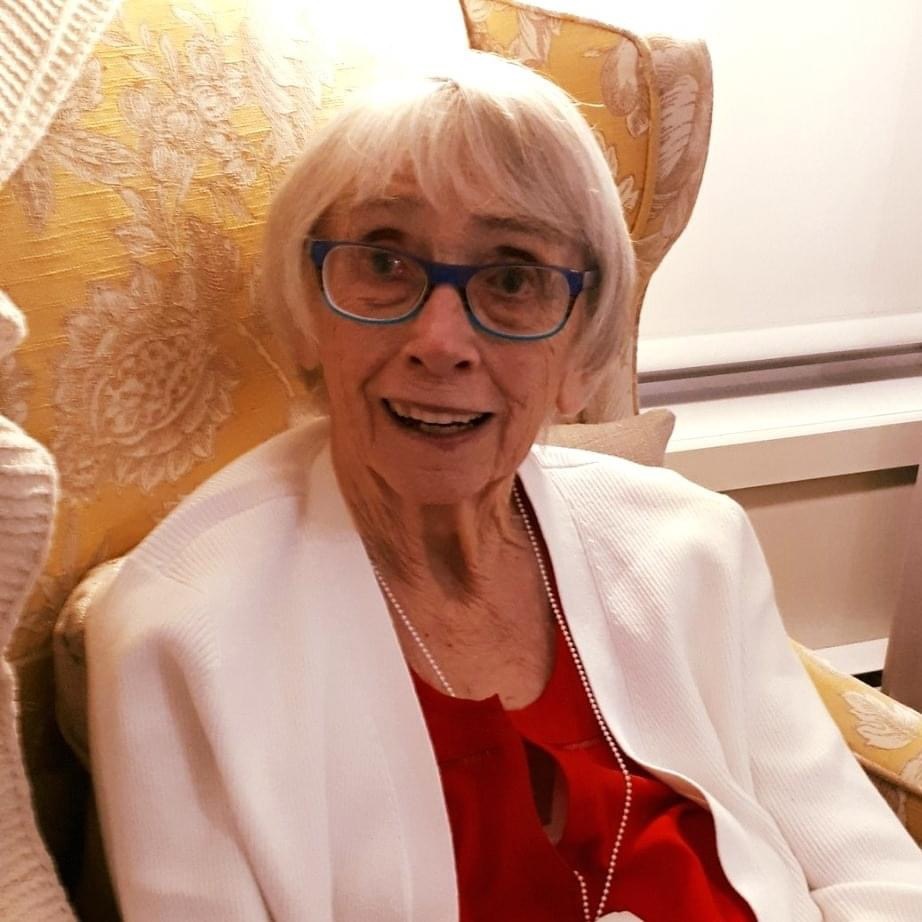 Barbara Élaine Holden (née Black)