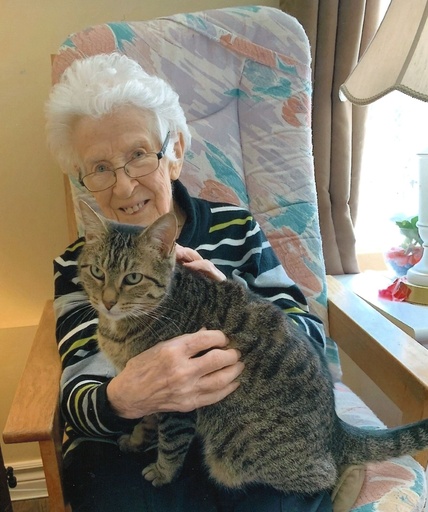 Yvette Lamontagne (née Labrecque)